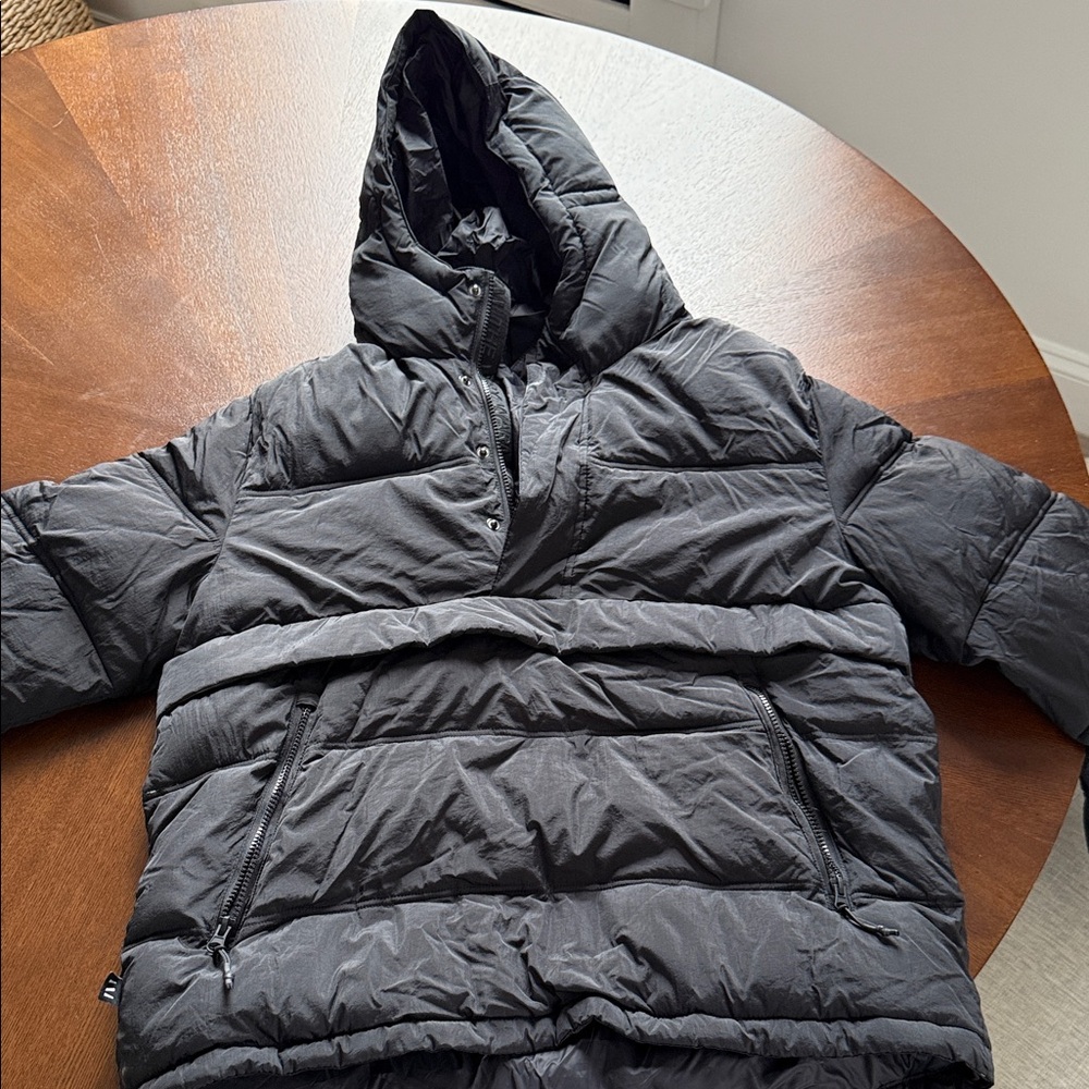 The Very Warm Anorack Puffer Jacket- Black